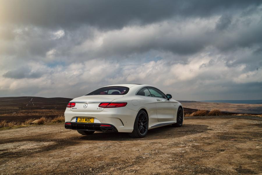  Mercedes-AMG S63 4Matic+ Coupe (C217) 2018 года  (UK) (фото 20 из 38)